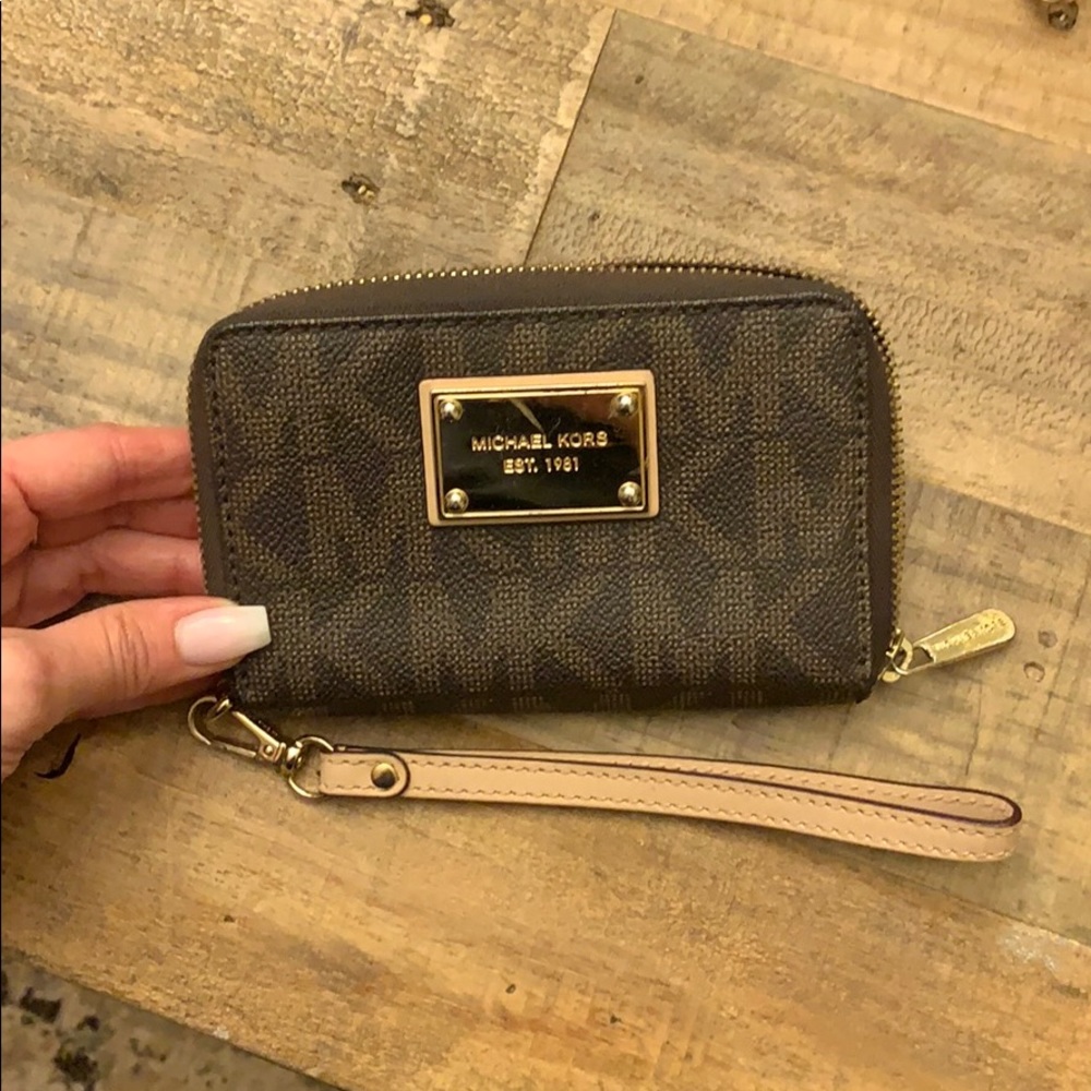 Michael Kors wristlet